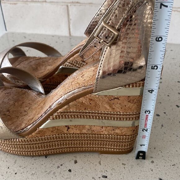 Gianni Bini Women Cork Wedge Metallic Gold Ankle Strap Platform Sandals Size 10 - Picture 7 of 16